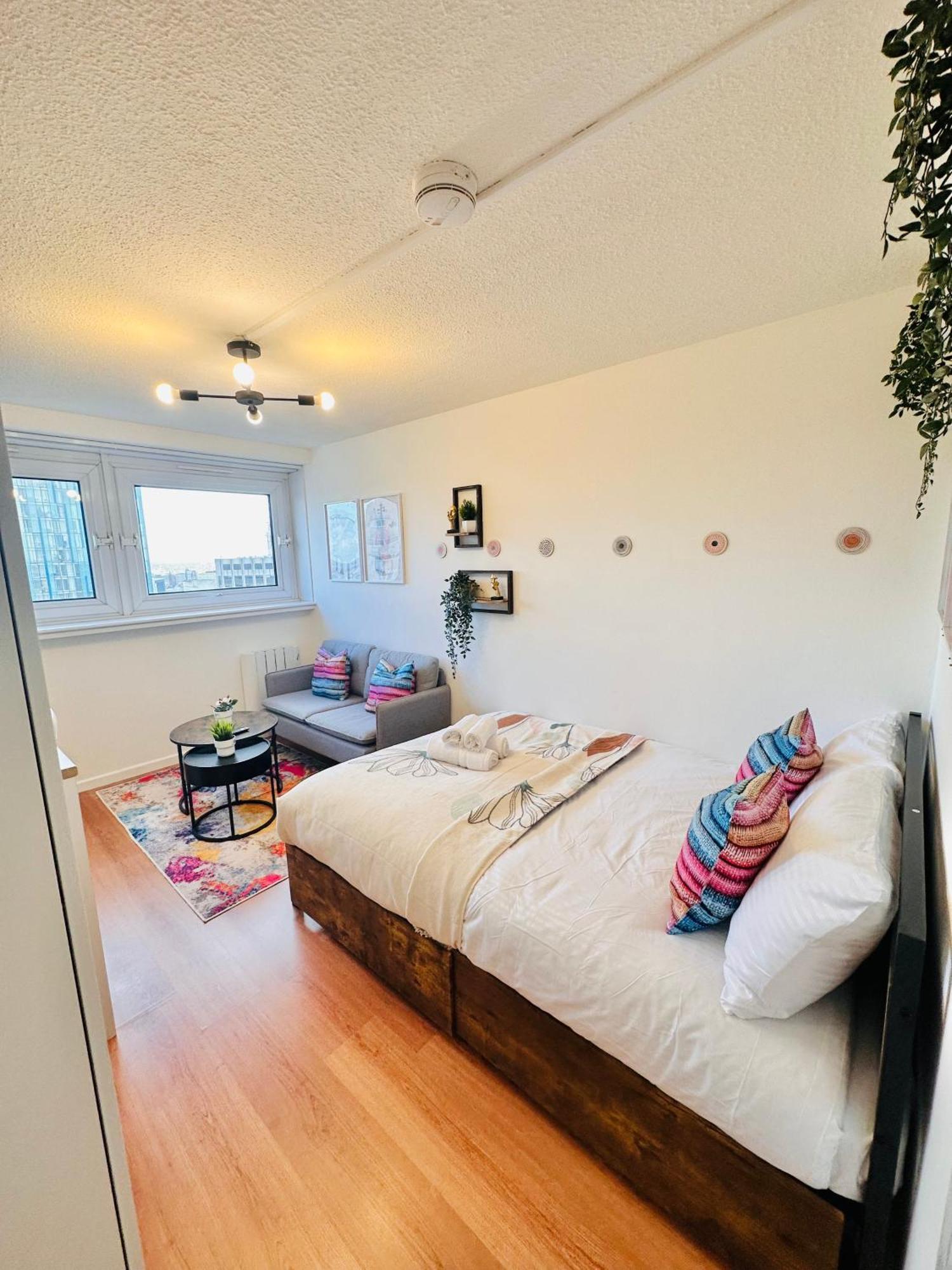 B - Newley Renovated Private Self-Contained Room In A Shared Apartment In Birmingham City Centre Ngoại thất bức ảnh